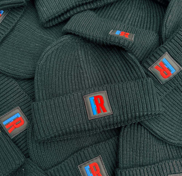 50x Rubber Patch Engineered knit ribbed beanie