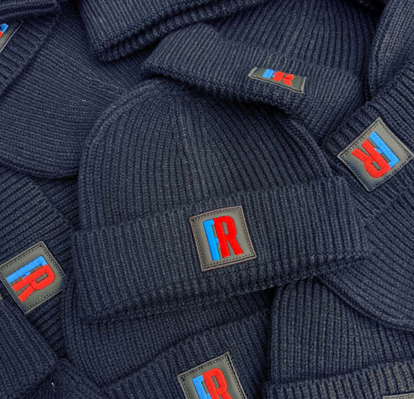 100x Rubber Patch Engineered knit ribbed beanie